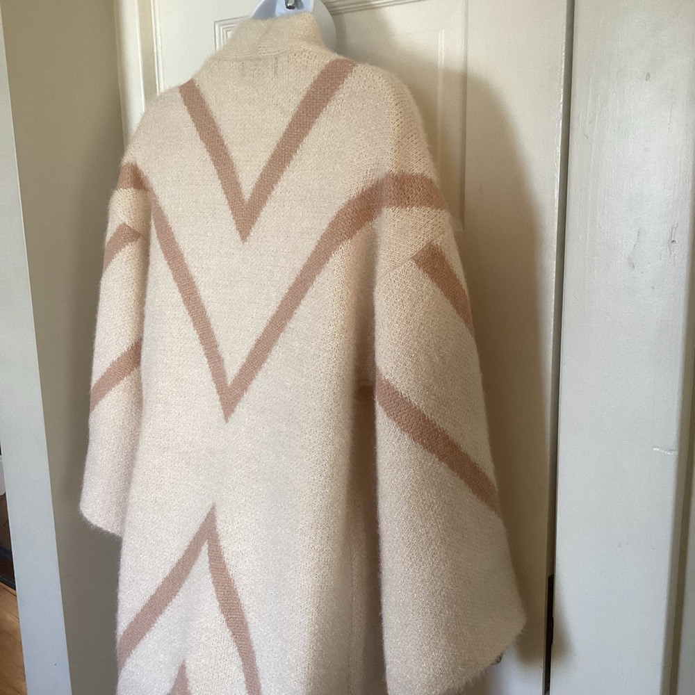 Steve Madden oversized drop shoulder 3/4 sleeve soft coat sweater tan cream - Picture 2 of 14